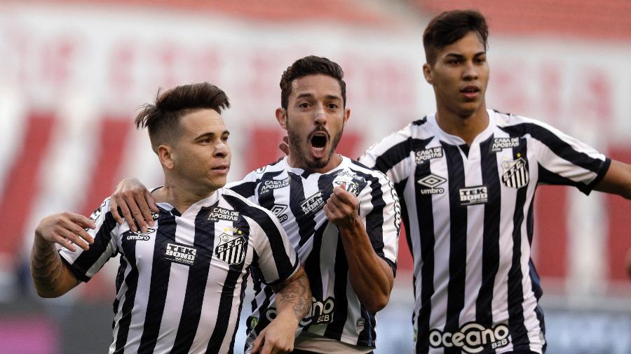 Jogadores do Santos celebram gol marcado contra a LDU pela Libertadores - Conmebol