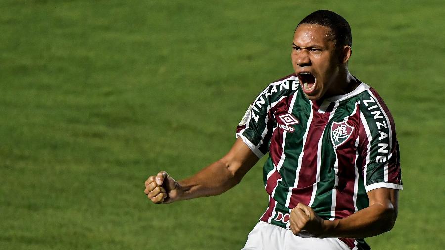 Wellington Silva, do Fluminense, comemora seu gol contra o Vasco em partida pelo Brasileirão - Thiago Ribeiro/AGIF