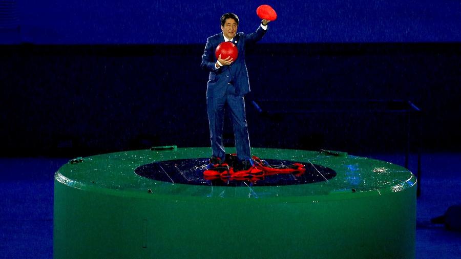 Shinzo Abe fantasiado de Mario Bros na Cerimônia de Encerramento da Rio-2016 - Anadolu Agency/Getty Images