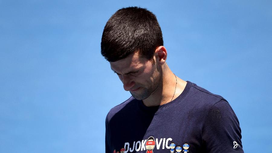 Novak Djokovic, durante treino antes do Aberto da Austrália - William WEST / AFP