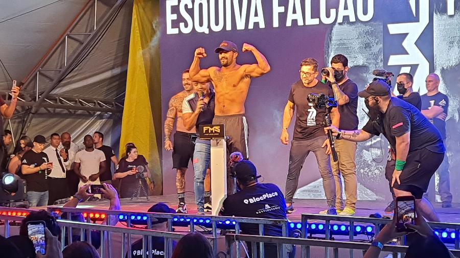 Medalhista olímpico Esquiva Falcão em pesagem para o Fight Music Show em Balneário Camboriú - Hygino Vasconcellos/Colaboração para o UOL