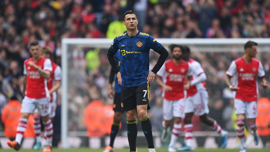Cristiano Ronaldo lamenta após segundo gol do Arsenal contra o Manchester United pelo Campeonato Inglês - Manchester United/Getty Images