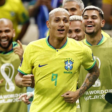 Seleção estreia no Catar com pé direito e golaço de Richarlison