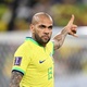 Daniel Alves é acusado de assédio sexual na Espanha, diz site; jogador nega