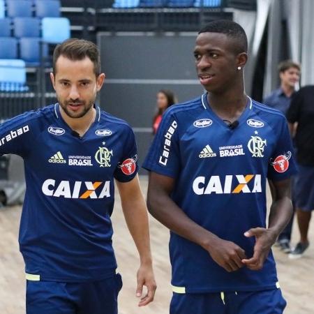 Everton Ribeiro e Vinícius Júnior atuaram juntos no Fla antes de jovem ir para o Real Madrid - Gilvan de Souza / Flamengo