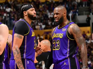 NBA: Anthony Davis marca 35 pontos e lidera virada dos Lakers sobre os Suns