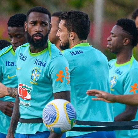 Gerson, durante treino da seleção brasileira em Salvador - Jhony Pinho/AGIF