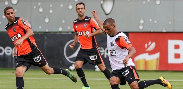 Gabriel (esquerda) foi o escolhido por Diego Aguirre para ser titular do Atlético-MG no clássico - Bruno Cantini/Clube Atlético Mineiro