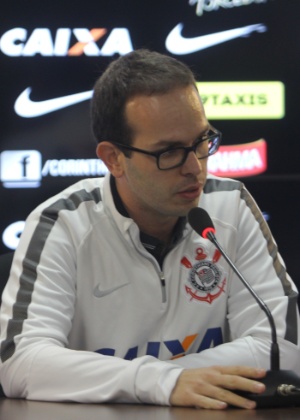 Yago opera hérnia e volta ao Corinthians apenas em 2017