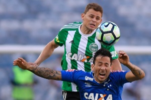 Ariel Cabral lamenta lesão de Lucas Romero e valoriza vitória do Cruzeiro