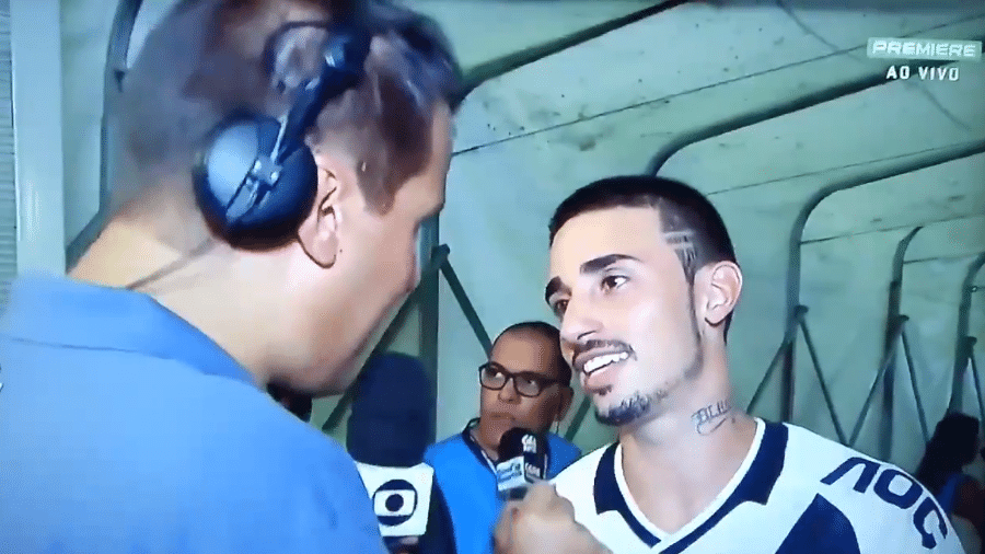 Thiago Galhardo, do Vasco, discute com Fernando Saraiva, repórter do SporTV - reprodução/Premiere