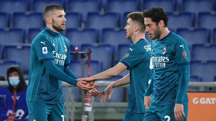 Rebic celebra o gol do Milan sobre a Roma - TIZIANA FABI/AFP