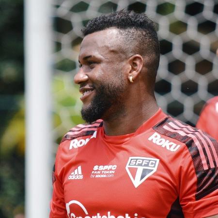 Luan, volante do São Paulo, em treino no CT da Barra Funda - Erico Leonan / saopaulofc