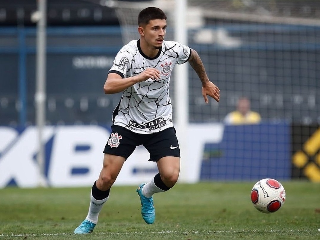 Saídas em xeque: Dois jogadores têm futuro incerto no Corinthians para 2026