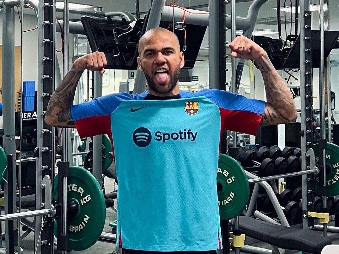 Daniel Alves na Copa é tapa na cara do futuro da seleção brasileira