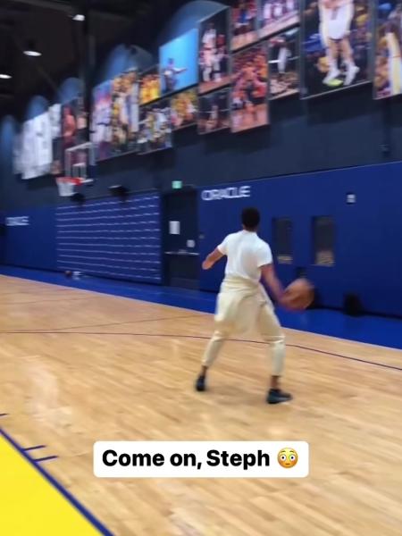 Stephen Curry faz arremesso do outro lado da quadra - Reprodução/Instagram