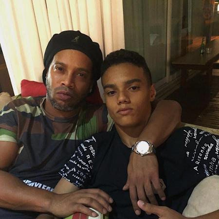Joa?o Mendes de Assis Moreira, e o pai, Ronaldinho Gaúcho - Reprodução/Instagram