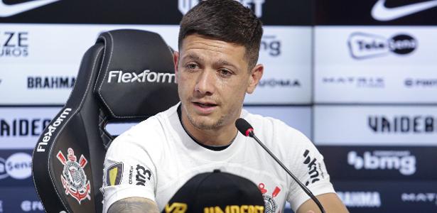 Corinthians garante reforço de Garro após operação sagaz de negociação futebolística.