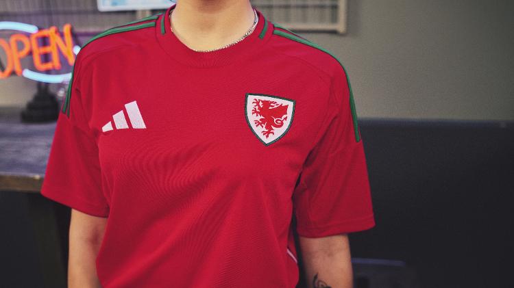 Adidas divulga camisa nova do País de Gales 