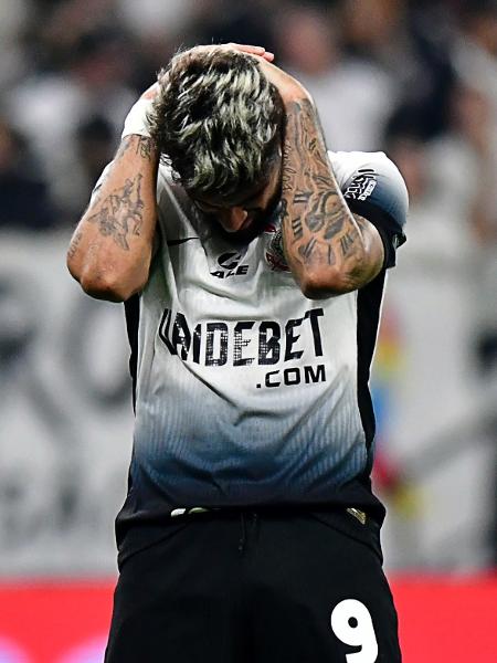 Yuri Alberto lamentando durante a derrota do Corinthians para o Botafogo, no Brasileirão