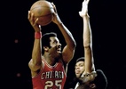 Morre Chet 'Jet' Walker, ídolo dos Bulls e dos 76ers, aos 84 anos