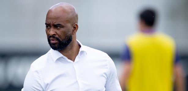 Entenda como o Corinthians pretende agir no mercado de transferências