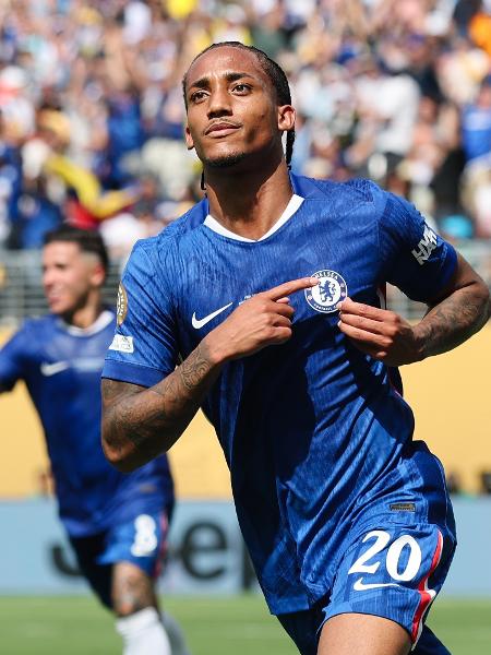 João Pedro é um dos reforços do Chelsea, o clube que mais contratou nesta janela
