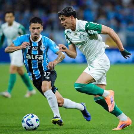 Sosa em ação durante Grêmio x Palmeiras, jogo do Brasileirão