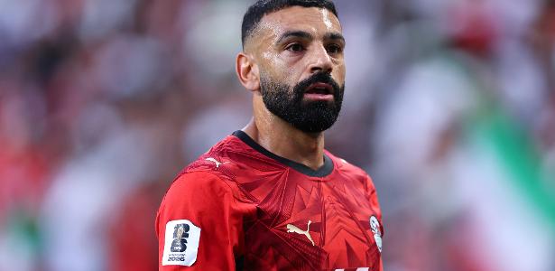 Mohamed Salah sofre lesão muscular e é dúvida no Egito para o mata-mata