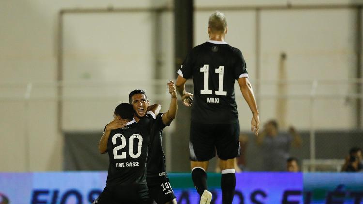 Jogadores do Vasco comemoram gol de Yan Sasse no jogo contra a Juazeirense pela Copa do Brasil 2019 - Rafael Ribeiro/Vasco - Rafael Ribeiro/Vasco