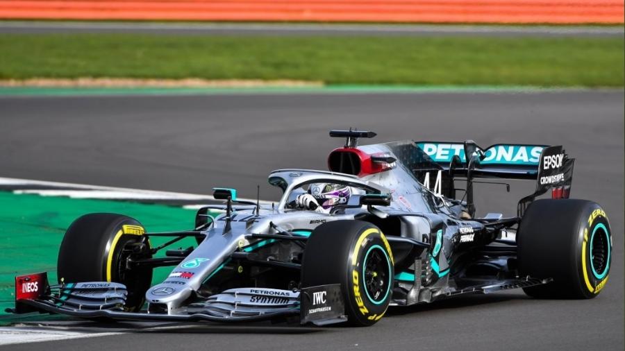 Lewis Hamilton no novo carro da Mercedes; piloto é favorito de novo em 2020 - Reprodução / Twitter