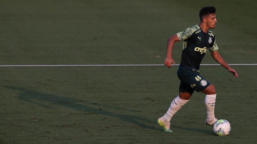 Gabriel Menino, durante treino do Palmeiras na Academia de Futebol - Cesar Greco