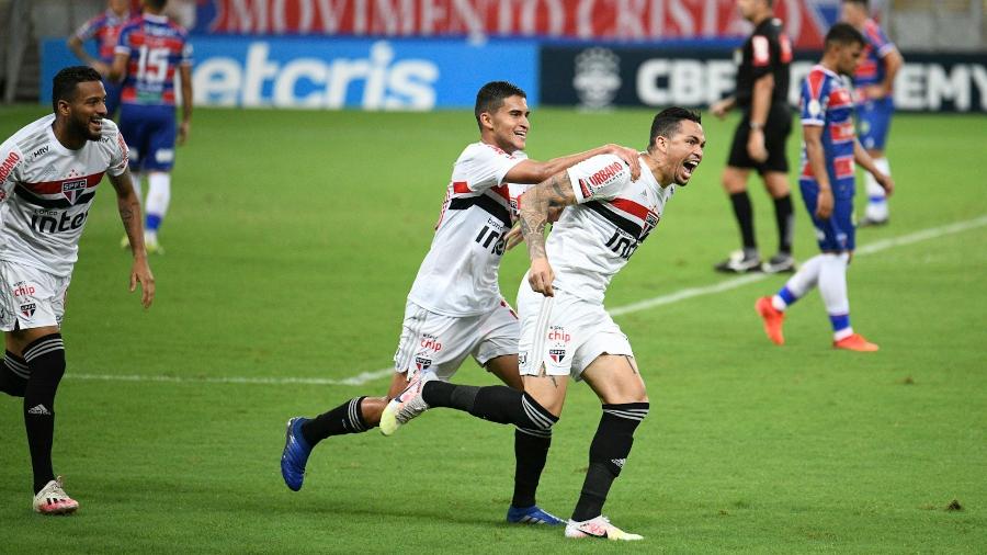 Luciano comemora gol marcado pelo São Paulo contra o Fortaleza, no Brasileirão 2020 - Kely Pereira/AGIF