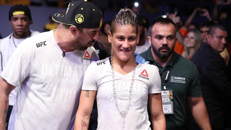 Priscila "Pedrita" Cachoeira, ao lado de Gilliard Parana, antes de luta no UFC - Buda Mendes/Zuffa LLC via Getty Images