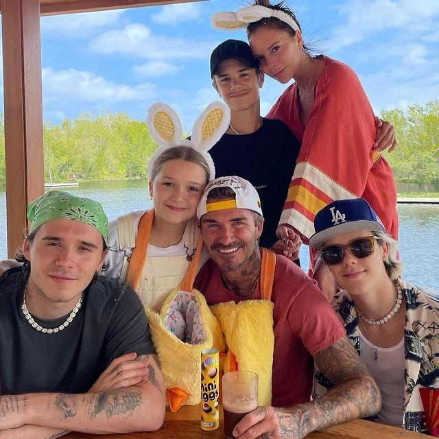 David Beckham e família curtem a Páscoa