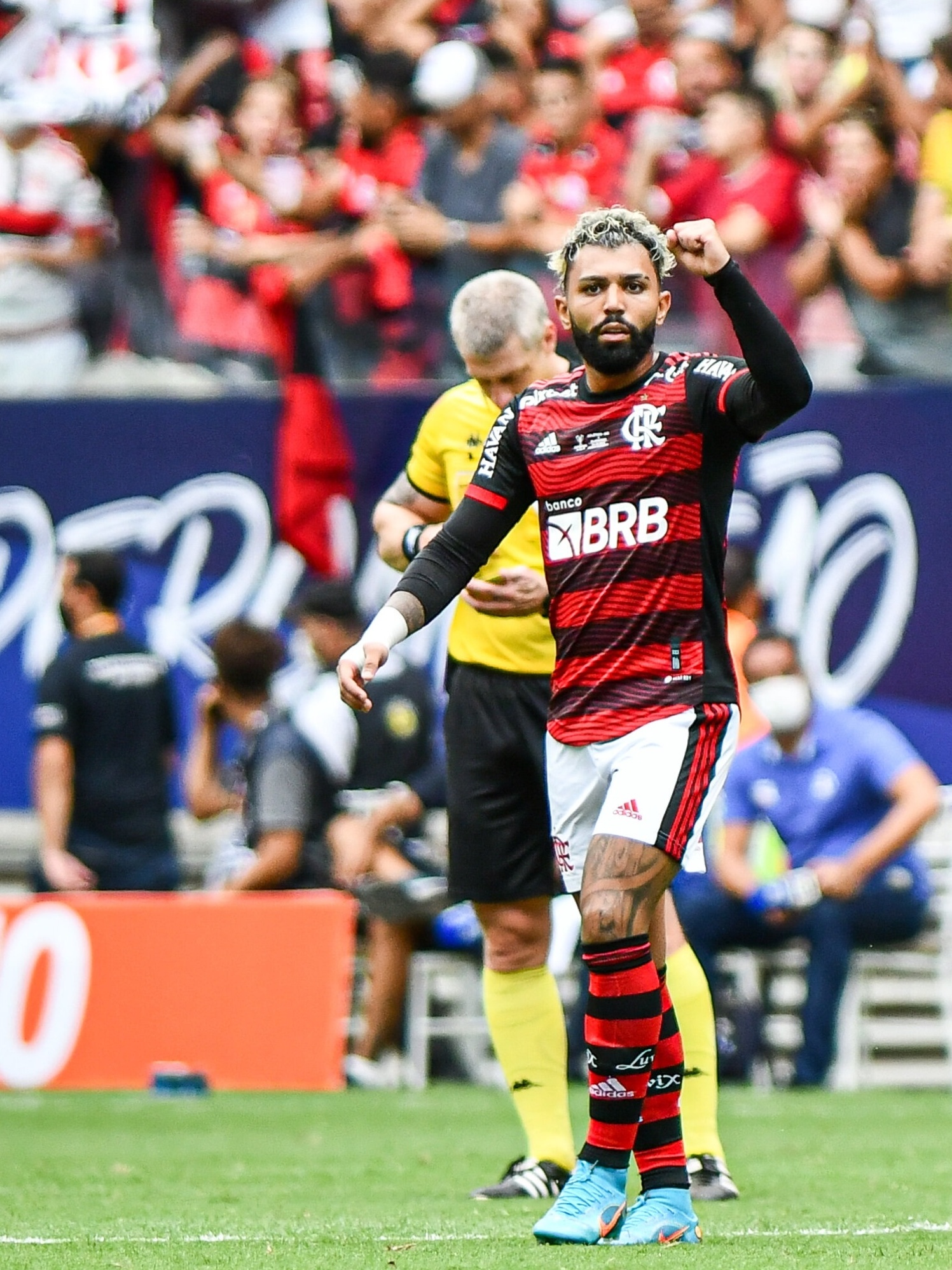 Maestria Esportes - Gabigol PERDE o pênalti para o Flamengo! Segue