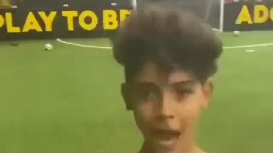 Filho de Cristiano Ronaldo imita Luva de Pedreiro - Reprodução/Twitter