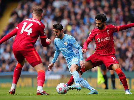 Manchester City e Liverpool fazem jogo decisivo pelo título do