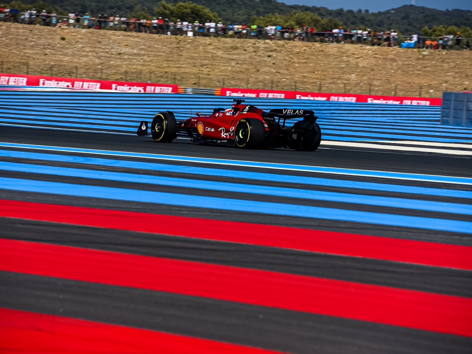 Ferrari lidera sexta-feira quente dentro e fora da pista no GP da França