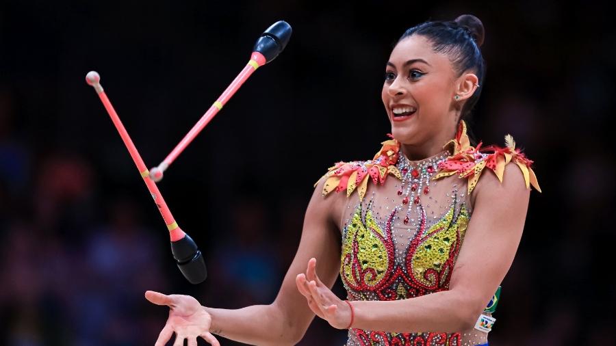 Bárbara Domingos se classifica à Olimpíada na ginástica rítmica