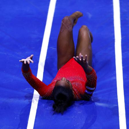 Simone Biles após queda na final do salto do Mundial de ginástica artística