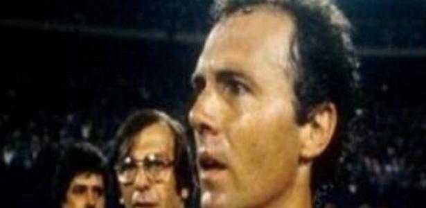 Beckenbauer no Flamengo? A história da foto do Kaiser com camisa do clube