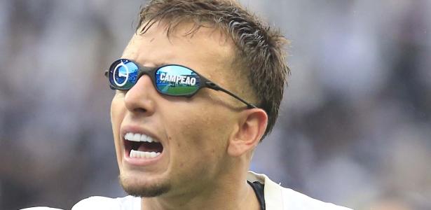 Desempenho Decisivo de Ryan na Copinha Contrastando com Ausência no Corinthians