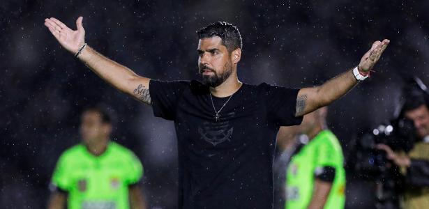 Técnico corintiano exalta Abel Ferreira antes do clássico: 