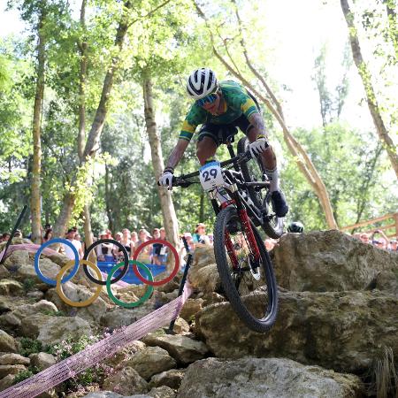 Raiza Goulão disputa prova de ciclismo nas Olimpíadas de Paris 2024