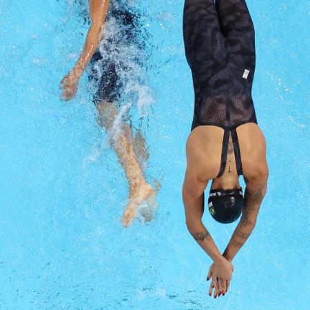 Gabrielle Roncatto e Maria Paula Heitmann no revezamento 4x200m livre feminino nas Olimpíadas de Paris