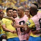 Brasil evita vexame, mas chega pressionado &agrave;s oitavas