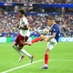 Queda da Fran&ccedil;a coloca Digne entre 'vil&otilde;es' da Copa: relembre outros casos 