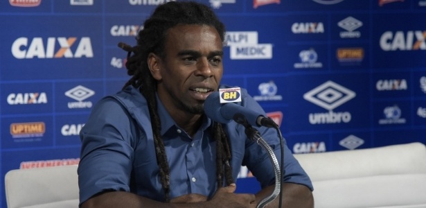 Tinga vira peça fundamental nos bastidores do Cruzeiro - Washington Alves/Light Press/Cruzeiro