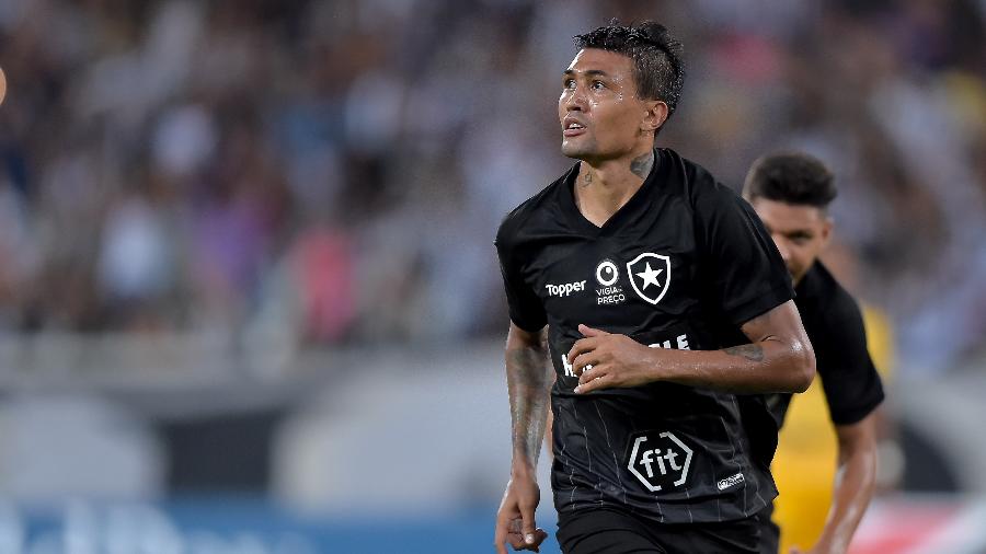 Kieza fez apenas um gol com a camisa do Botafogo em 2019 - Thiago Ribeiro/AGIF